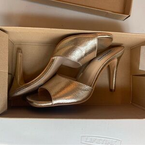 EUC Steve Madden Gold Heels
